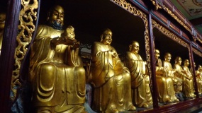Hualin Temple houses 500 golden saints